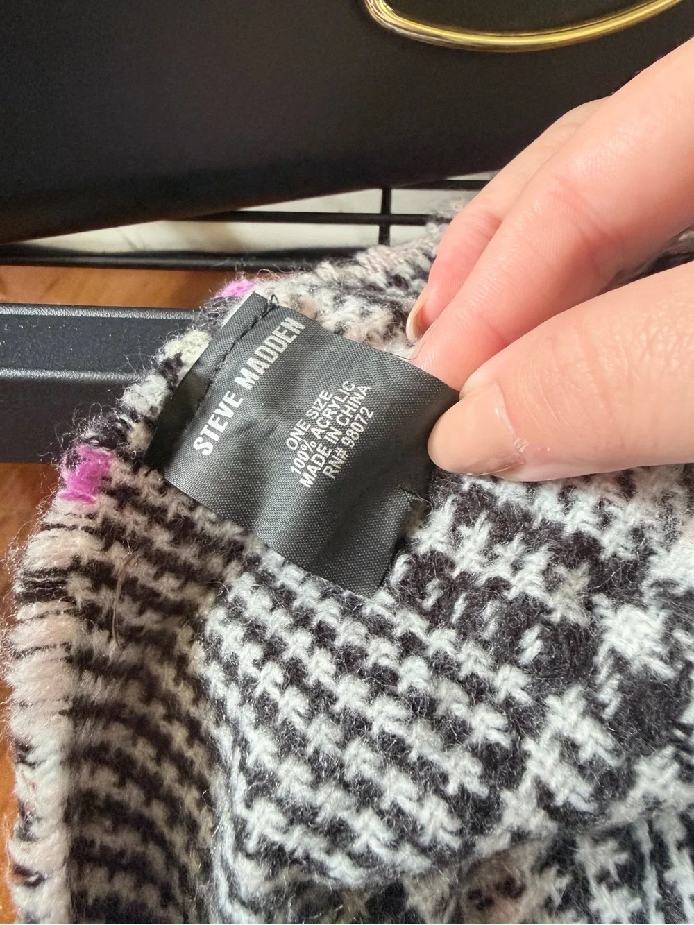 Steve Madden Reversible Plaid Blanket Scarf Pink Black Cream